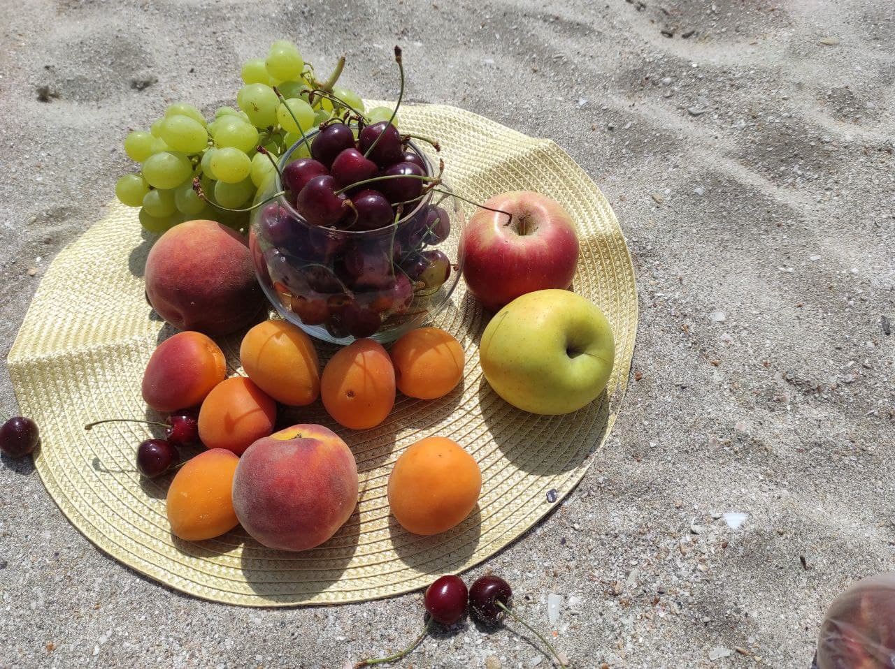 Отдых в Николаевке летом: фрукты